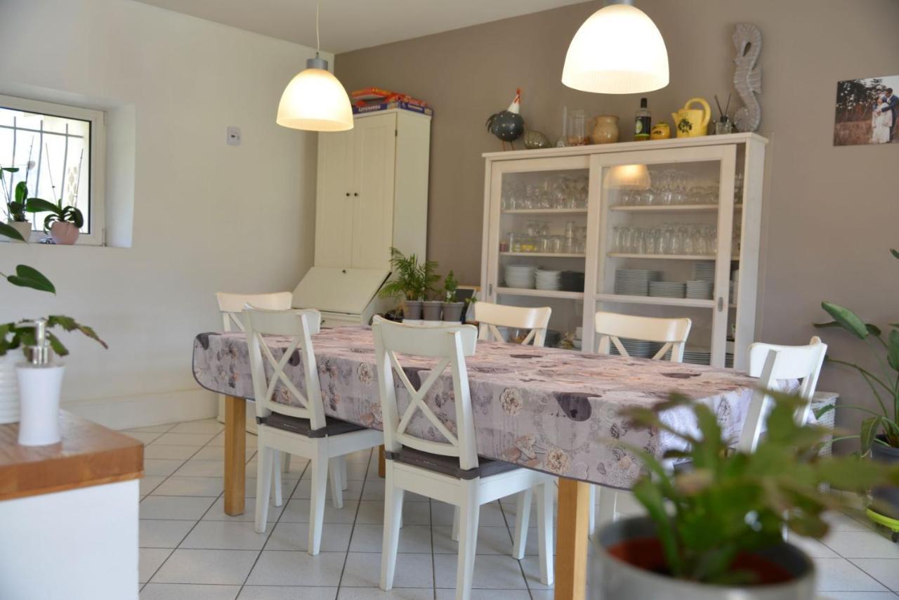 Au Grand Bonheur Bed and Breakfast Besseges Eksteriør billede