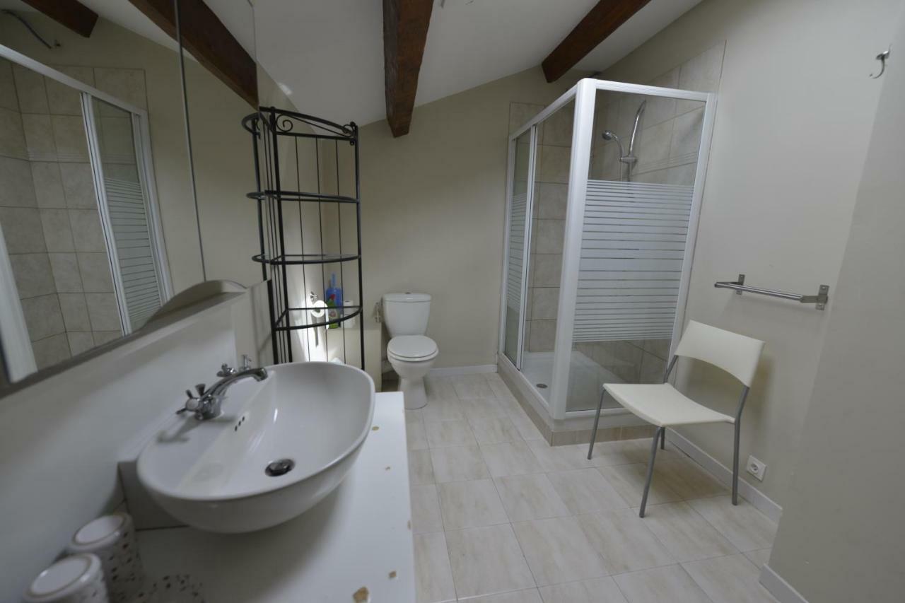 Au Grand Bonheur Bed and Breakfast Besseges Eksteriør billede